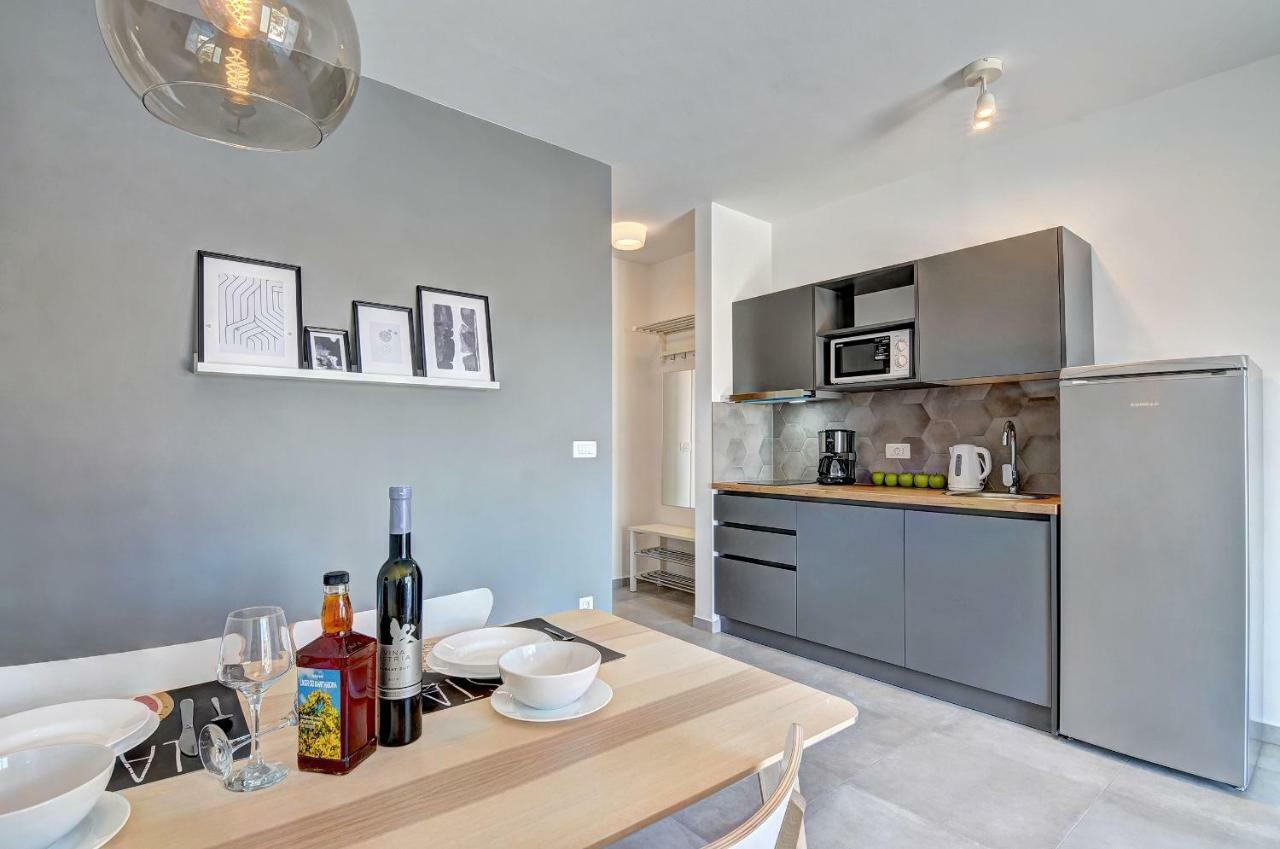 Apartman D Пула Екстериор снимка