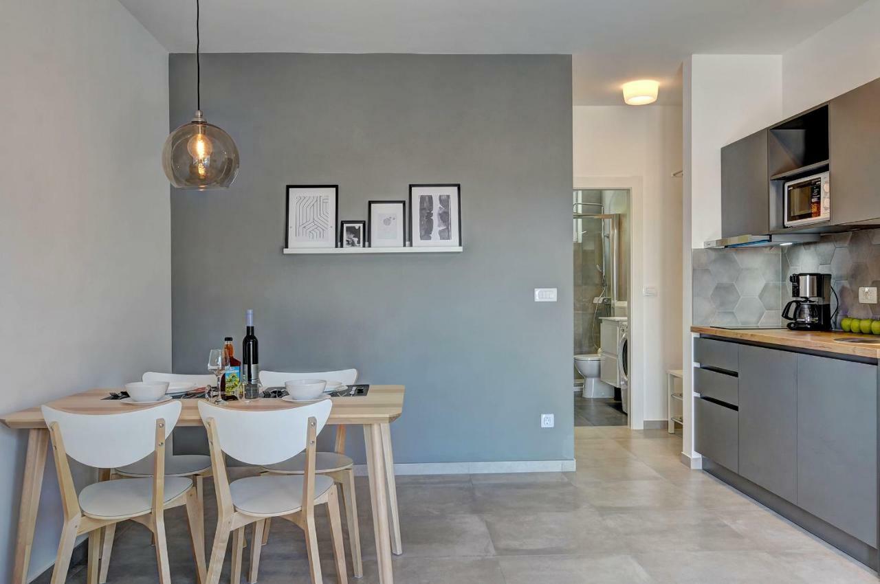 Apartman D Пула Екстериор снимка