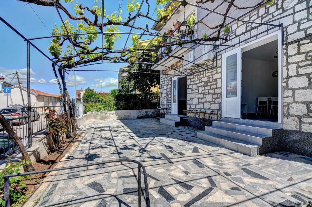 Apartman D Пула Екстериор снимка